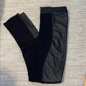 Leggings with detailed sides